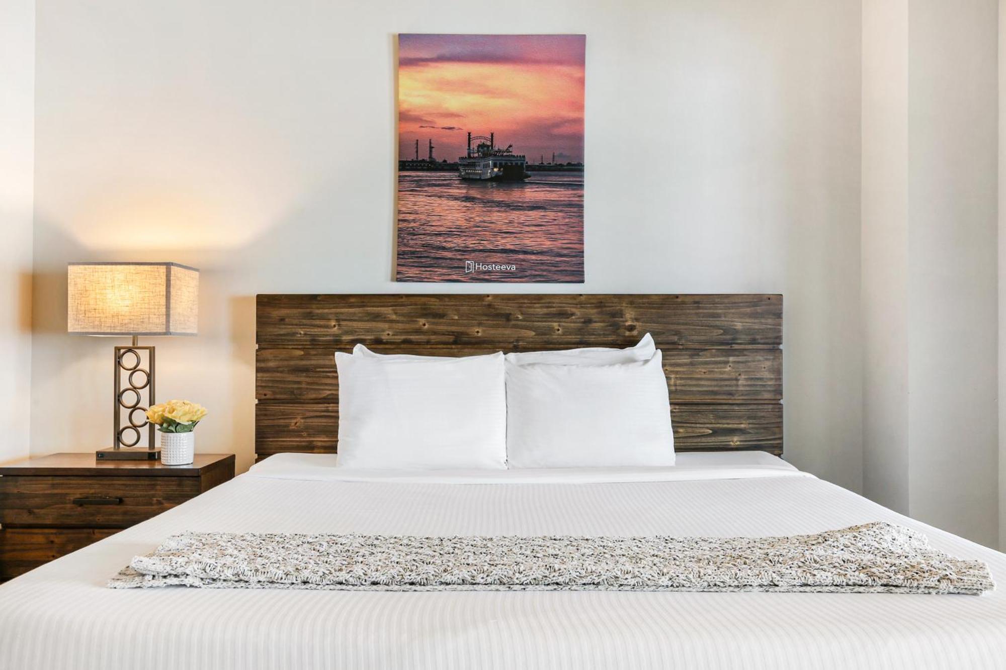 Upscale Condos And Penthouses Close To Canal And Bourbon St New Orleans Exteriör bild